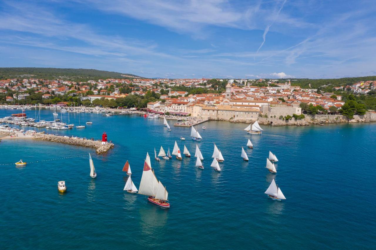 Apartments & Rooms Strcic Petra Krk Town Exterior foto